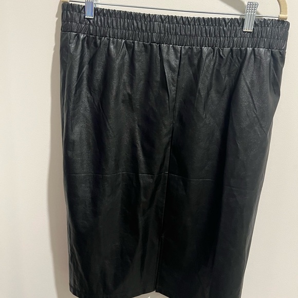 89th & Madison Black Faux Leather Skirt - Picture 6 of 7